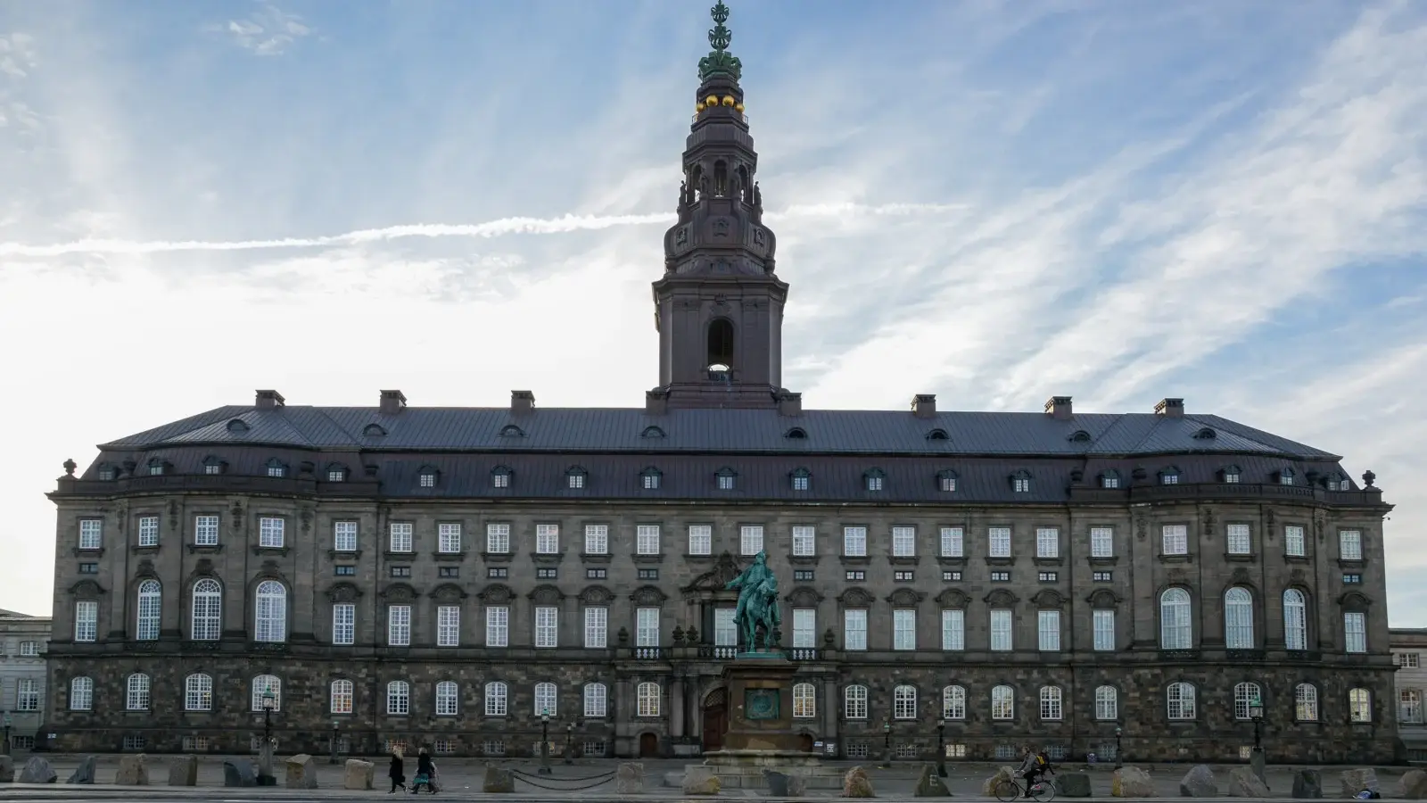Christiansborgs slott och torn i centrala Köpenhamn